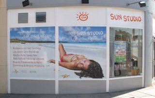 Full Window Graphics